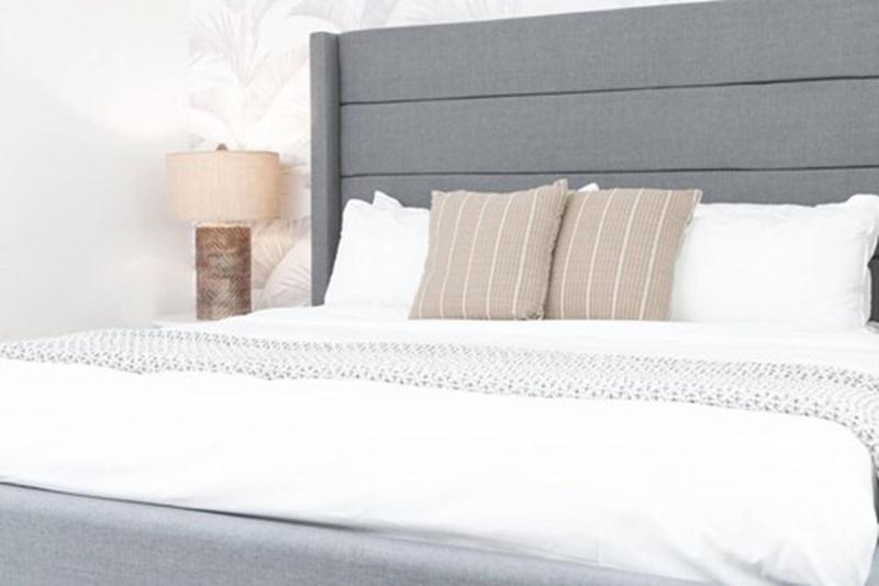 Luxuri Suites image