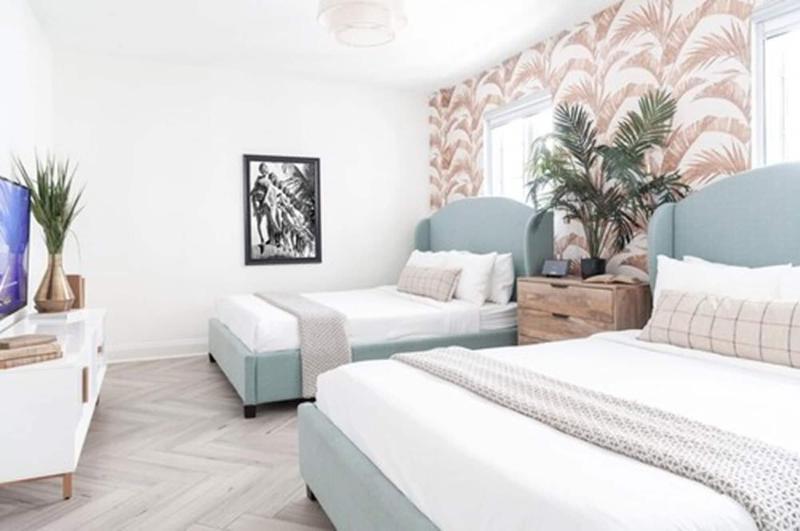 Luxuri Suites image
