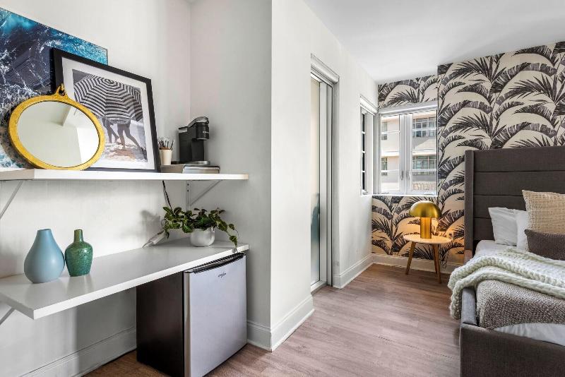 Luxuri Suites image