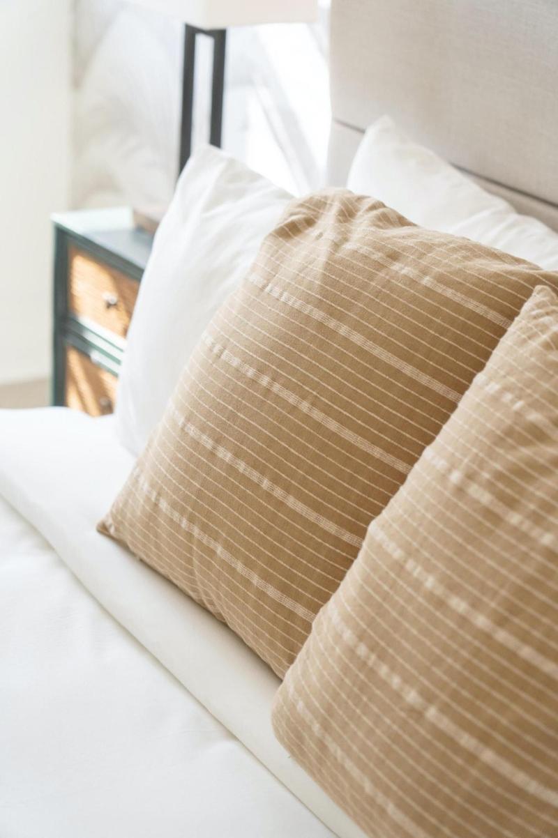 Luxuri Suites image