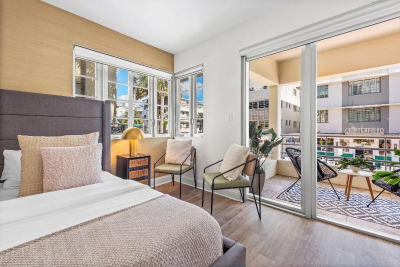 Luxuri Suites image