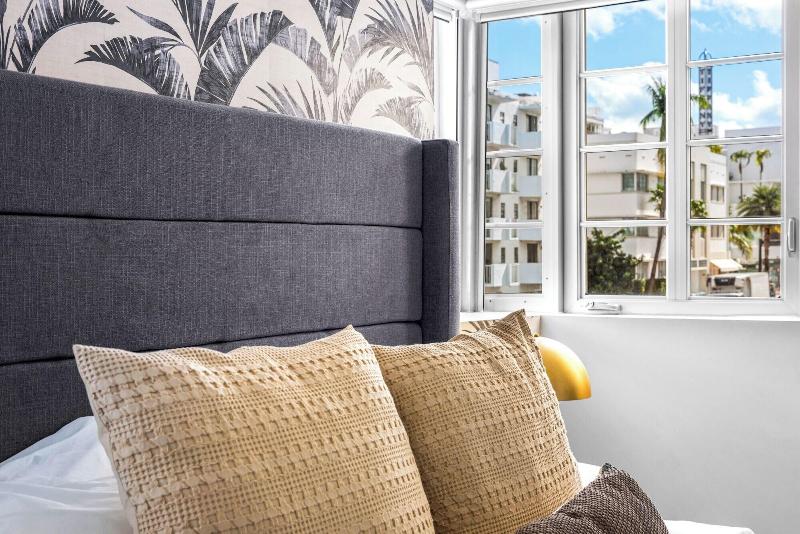 Luxuri Suites image