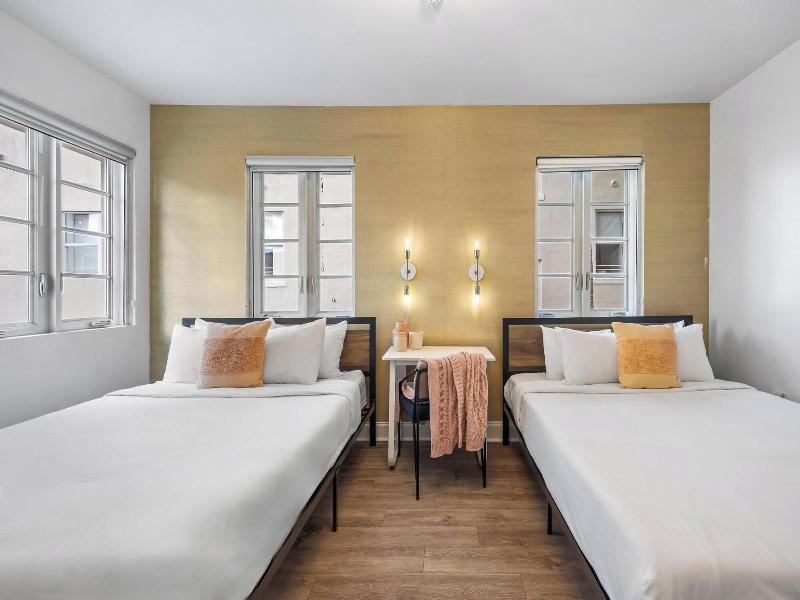 Luxuri Suites image