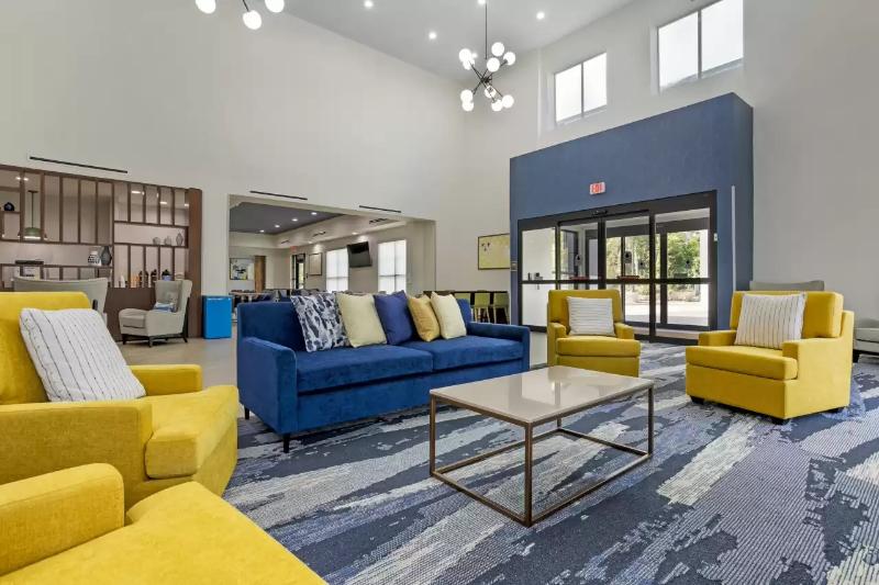 Comfort Inn & Suites Huntsville Near University image