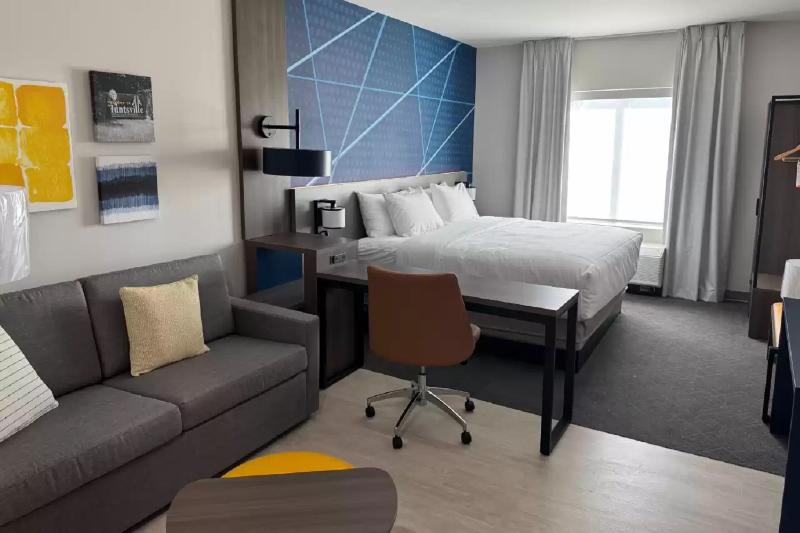 Comfort Inn & Suites Huntsville Near University image