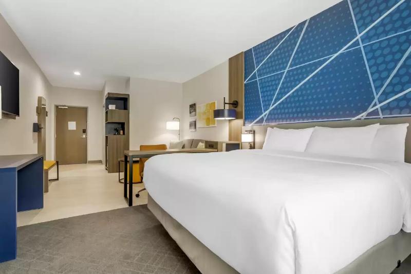 Comfort Inn & Suites Huntsville Near University image
