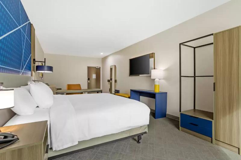 Comfort Inn & Suites Huntsville Near University image