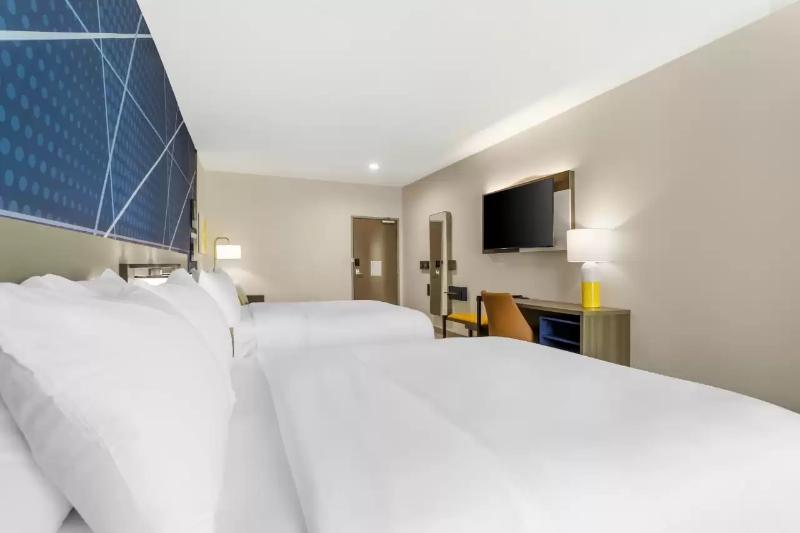 Comfort Inn & Suites Huntsville Near University image