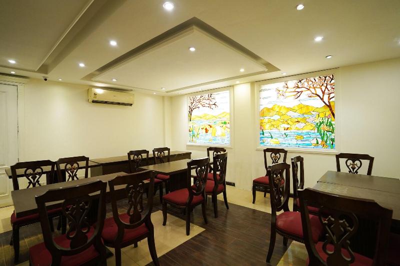 Lyf Corporate Suites New Friends Colony image