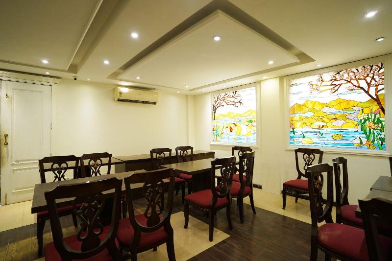 Lyf Corporate Suites New Friends Colony image