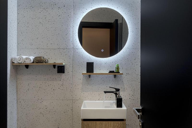 Clyde Athens By Nin Bau image