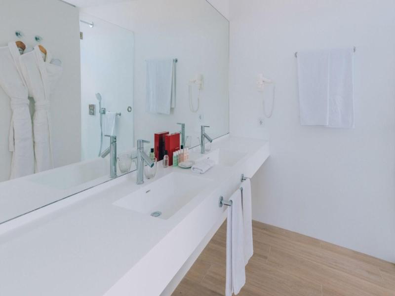 Los Jardines De Abama Suites image