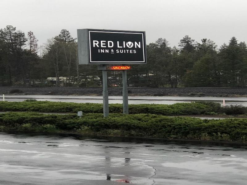 Red Lion Inn And Suites La Pine Oregon image