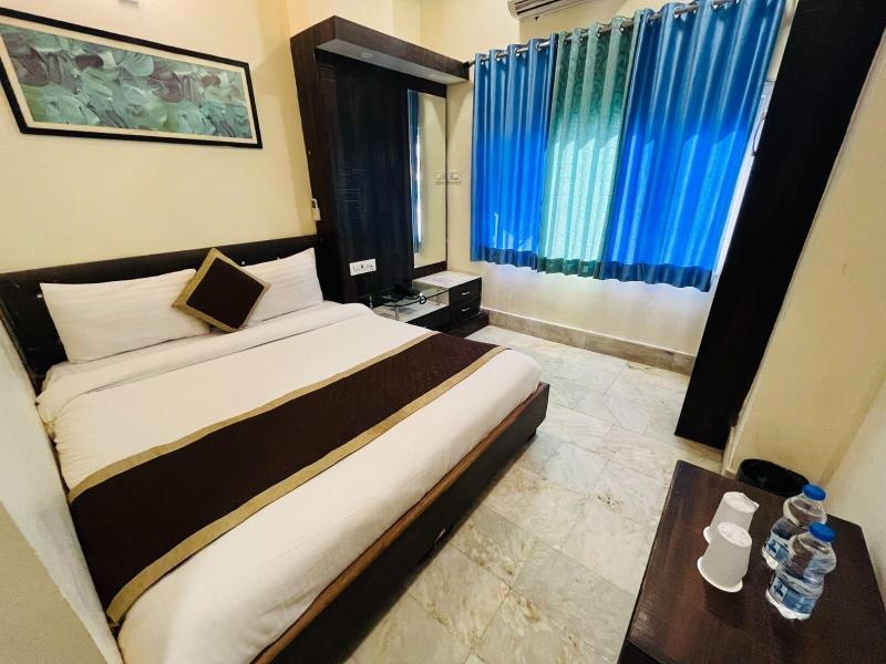 Hotel Raj Villas image