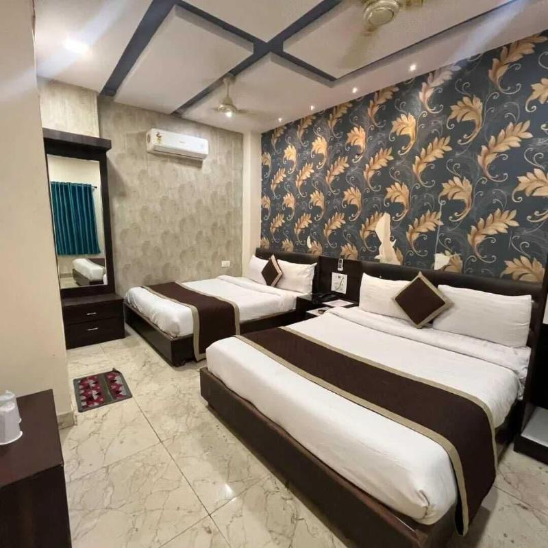 Hotel Raj Villas image