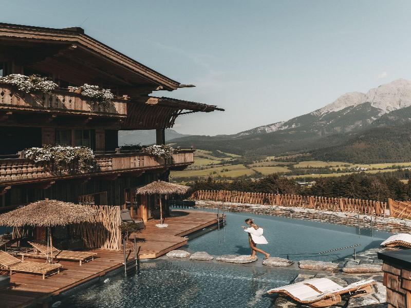 Jufenalm Boho Hotel Restaurant image