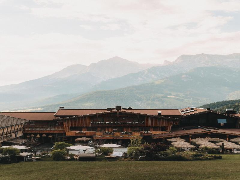 Jufenalm Boho Hotel Restaurant image