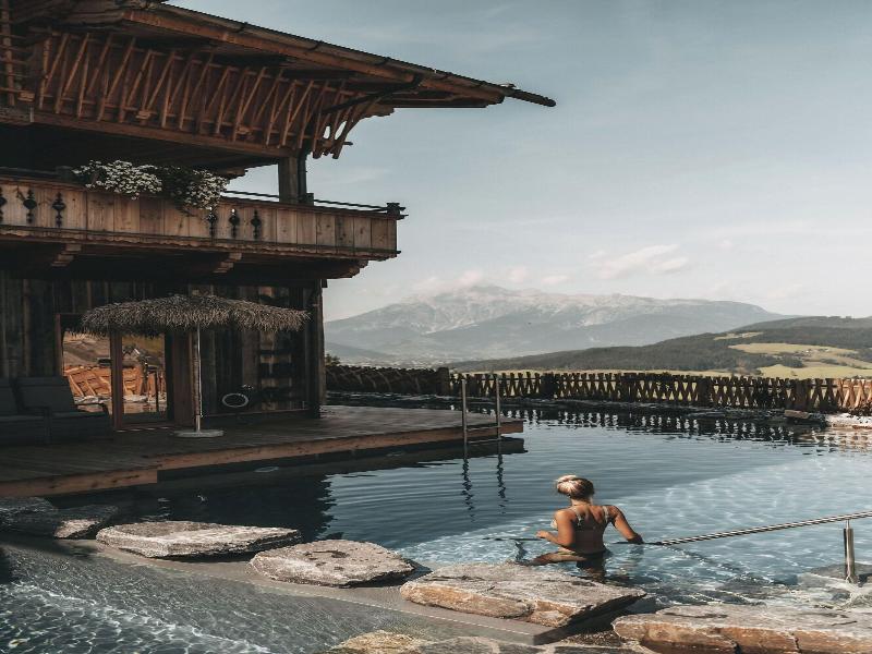 Jufenalm Boho Hotel Restaurant image