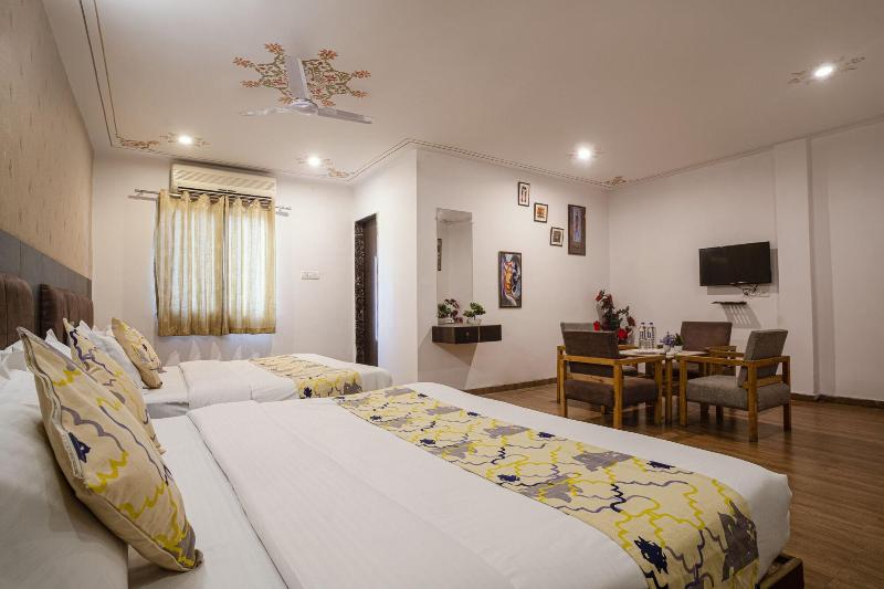 Tripli Hotels Arunoday Palace image