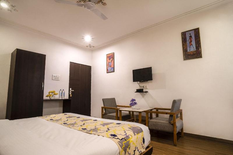 Tripli Hotels Arunoday Palace image