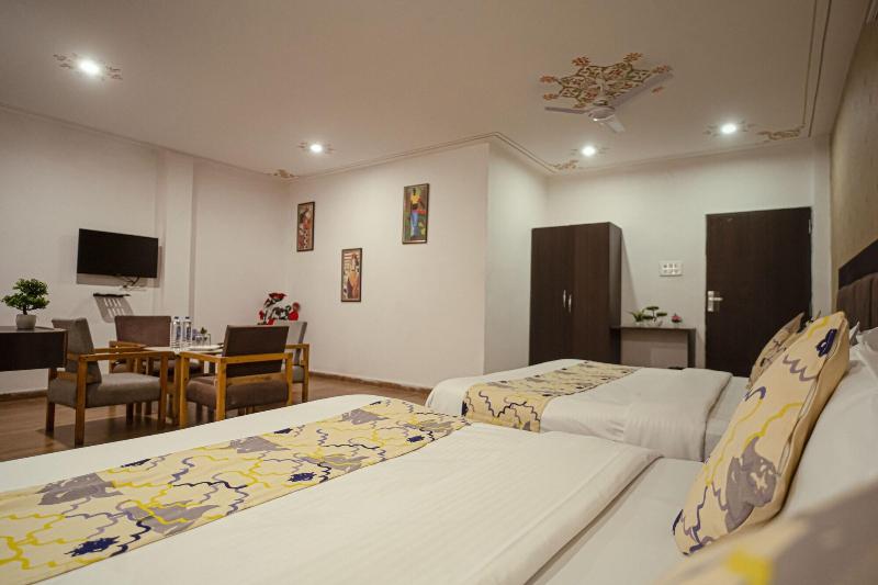 Tripli Hotels Arunoday Palace image