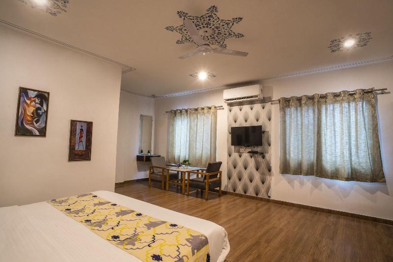 Tripli Hotels Arunoday Palace image