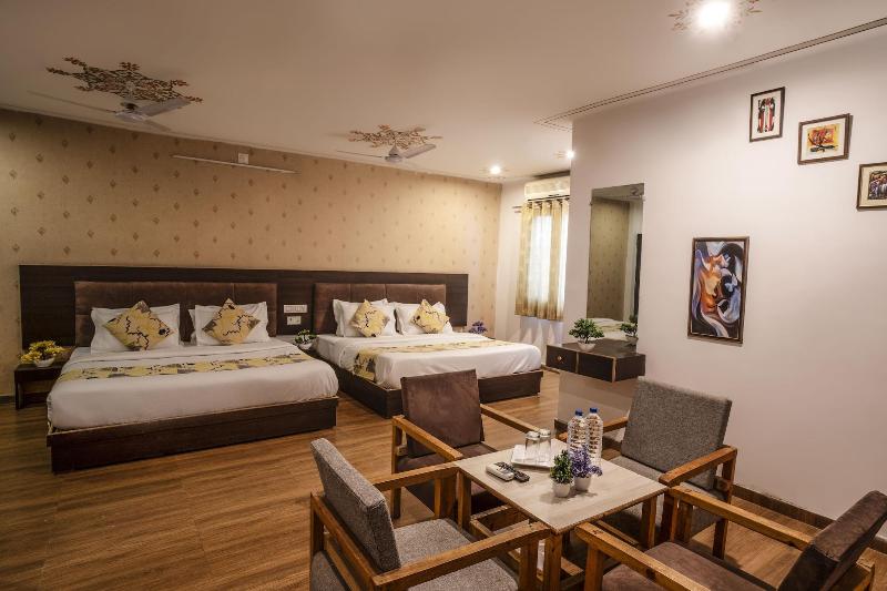 Tripli Hotels Arunoday Palace image