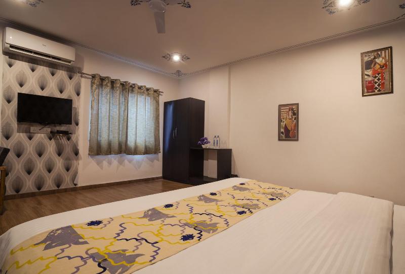Tripli Hotels Arunoday Palace image