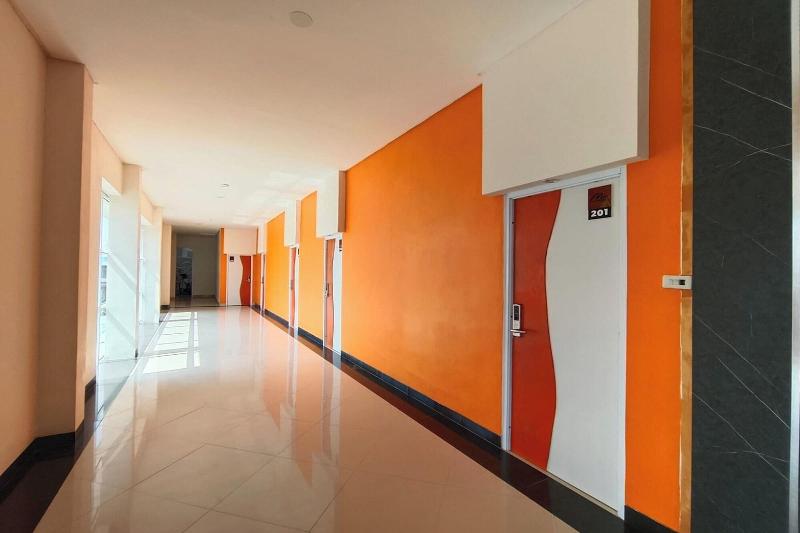 Mulyojaten Hotel & Resto By Zuzu image
