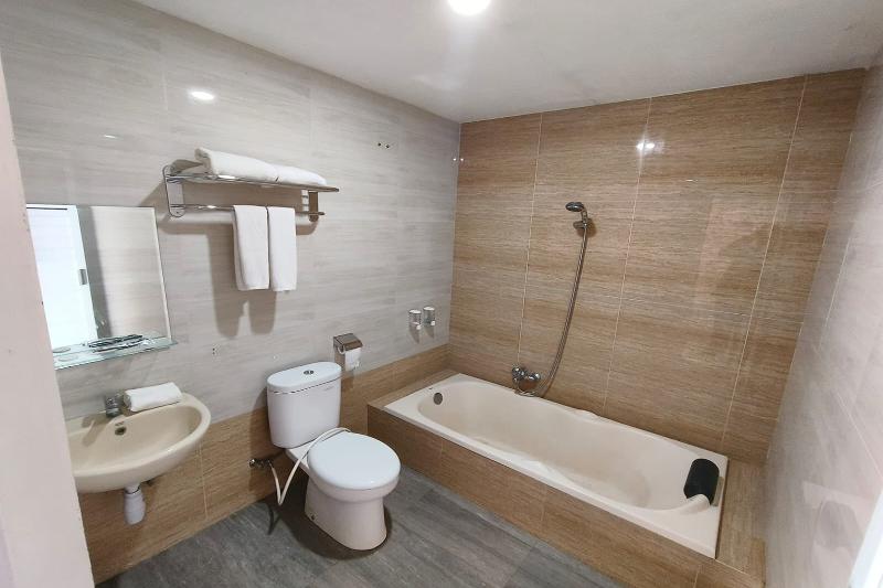 Mulyojaten Hotel & Resto By Zuzu image