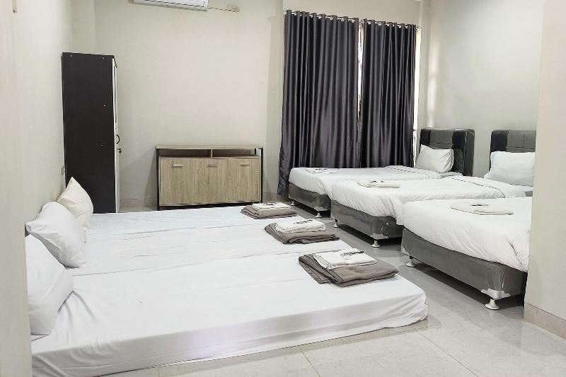 Mulyojaten Hotel & Resto By Zuzu image