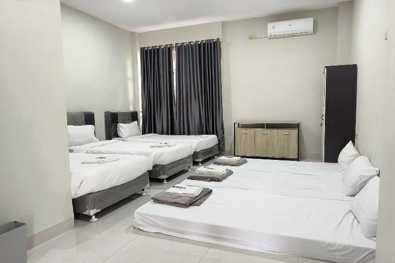 Mulyojaten Hotel & Resto By Zuzu image