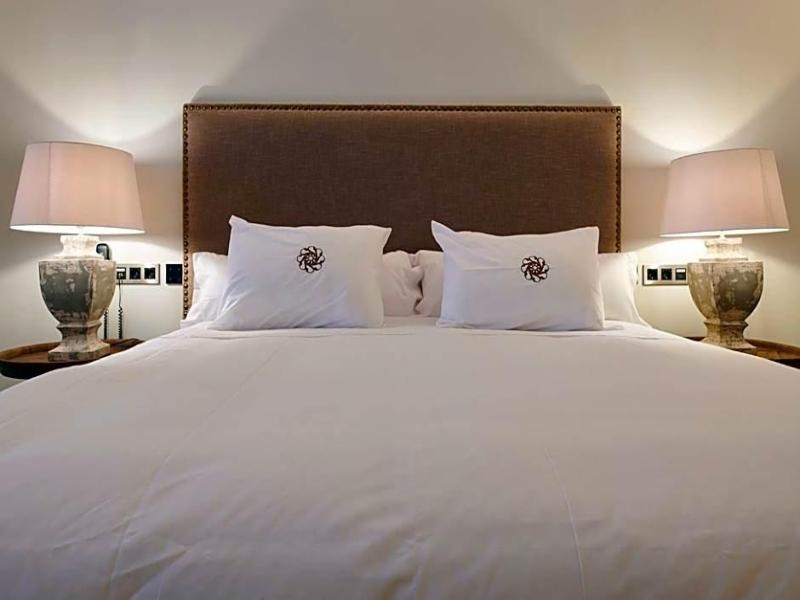 Ansares Hotel image
