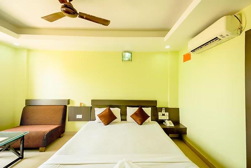 Goroomgo Deep Ganga Inn Puri image