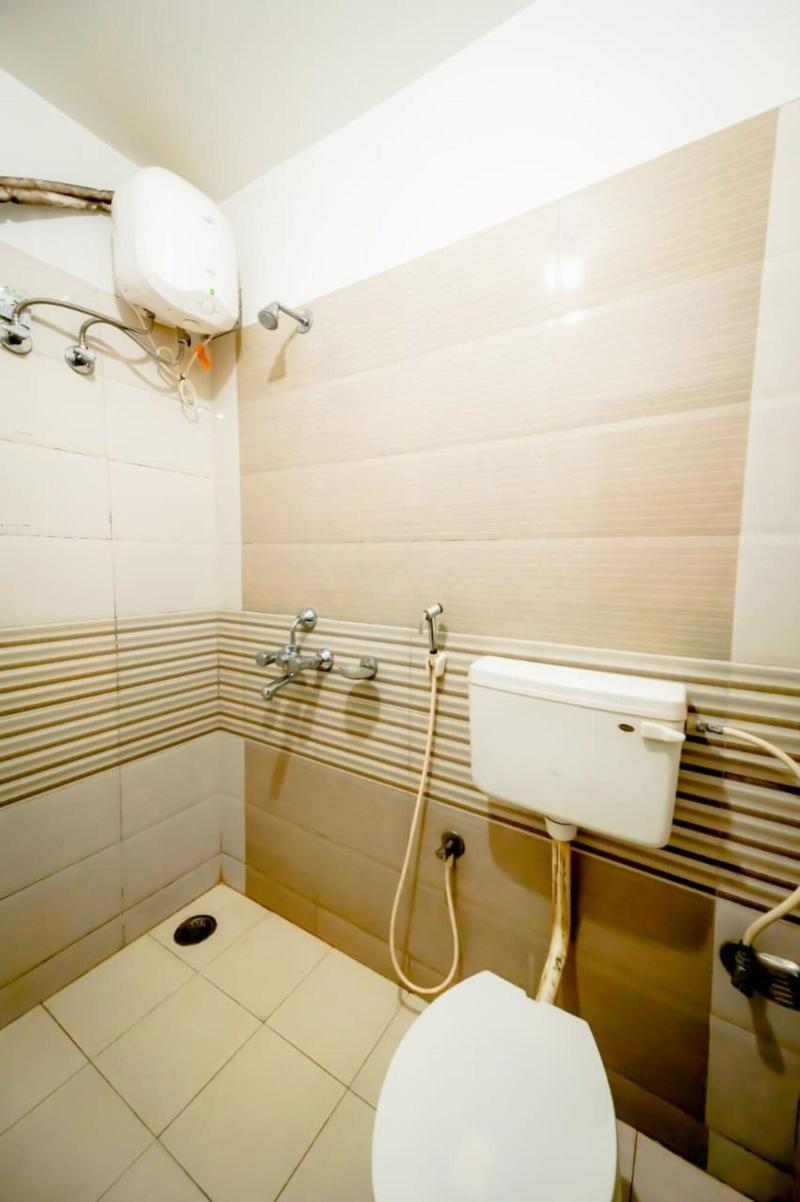 Goroomgo Deep Ganga Inn Puri image