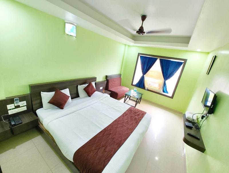 Goroomgo Deep Ganga Inn Puri image