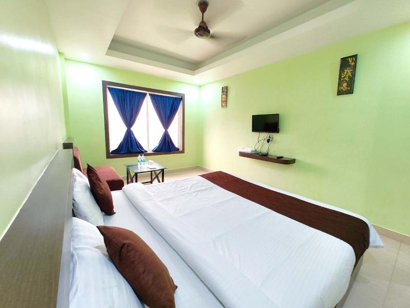 Goroomgo Deep Ganga Inn Puri image