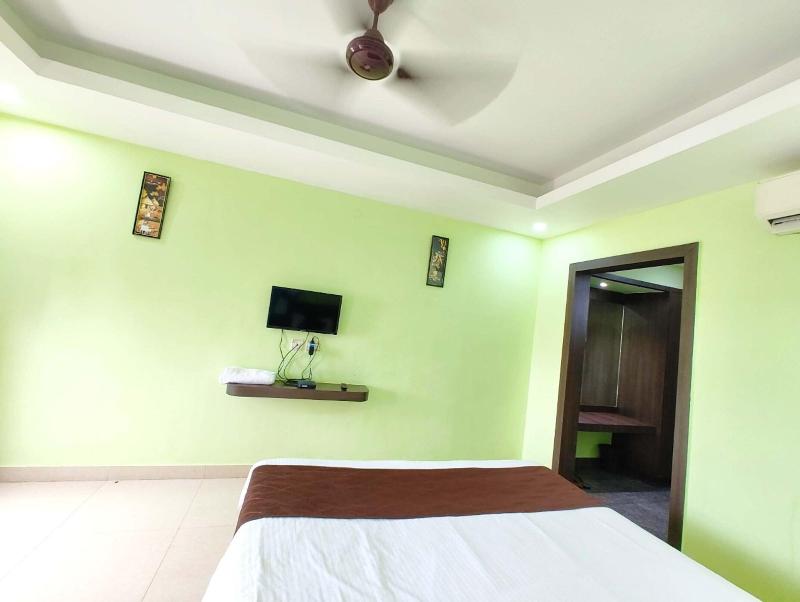 Goroomgo Deep Ganga Inn Puri image