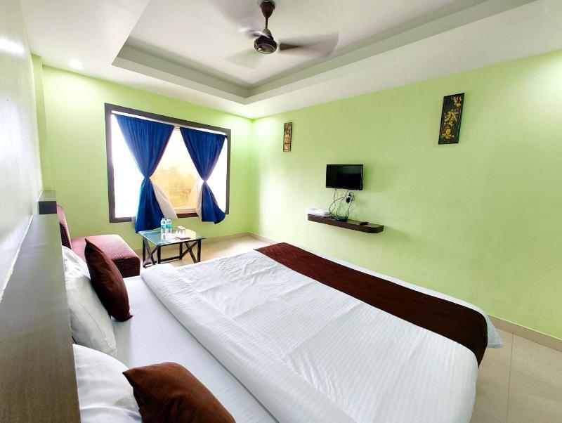 Goroomgo Deep Ganga Inn Puri image