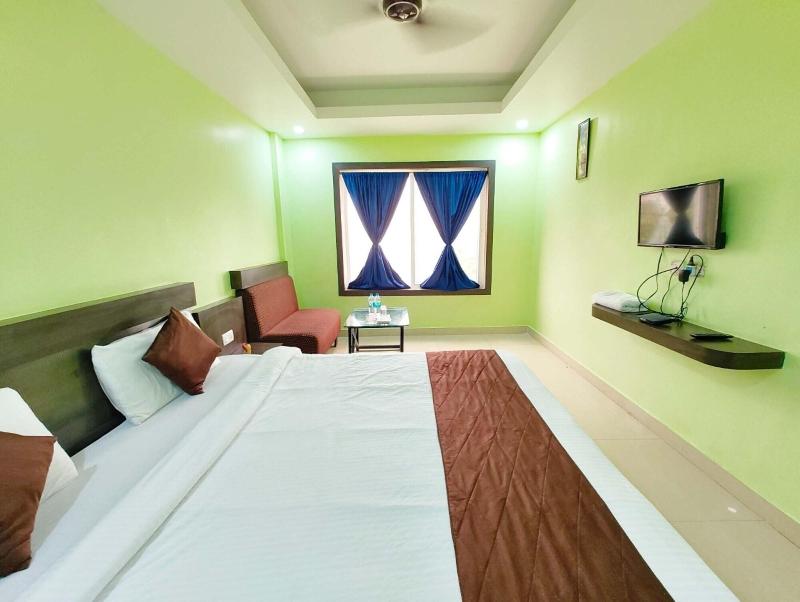 Goroomgo Deep Ganga Inn Puri image