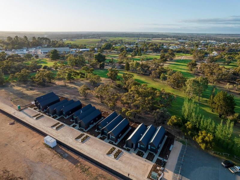 Par Five Shacks