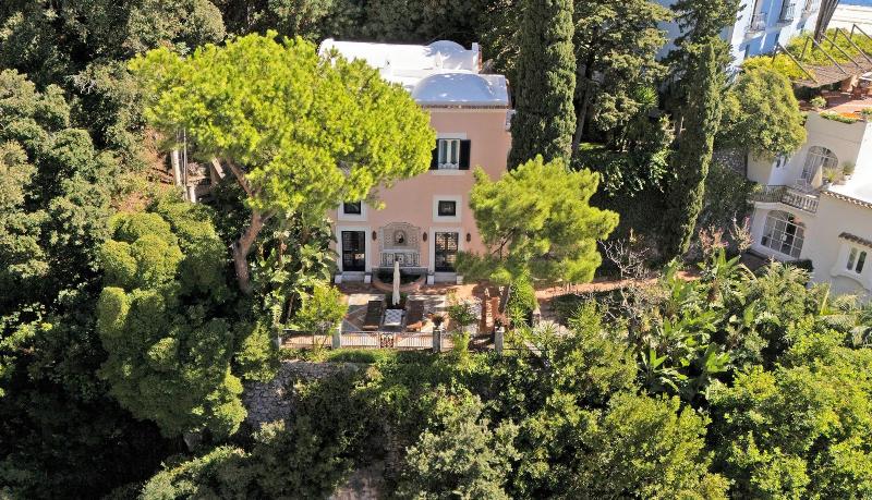 Villa Treville image