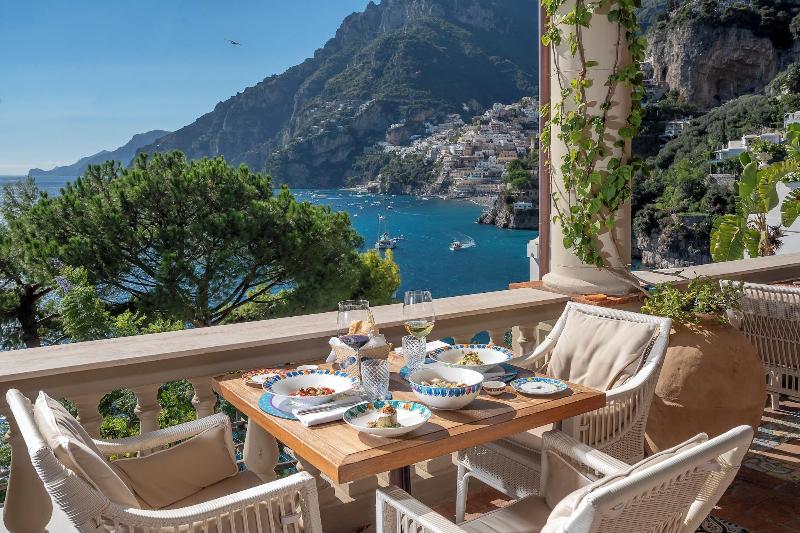 Villa Treville image