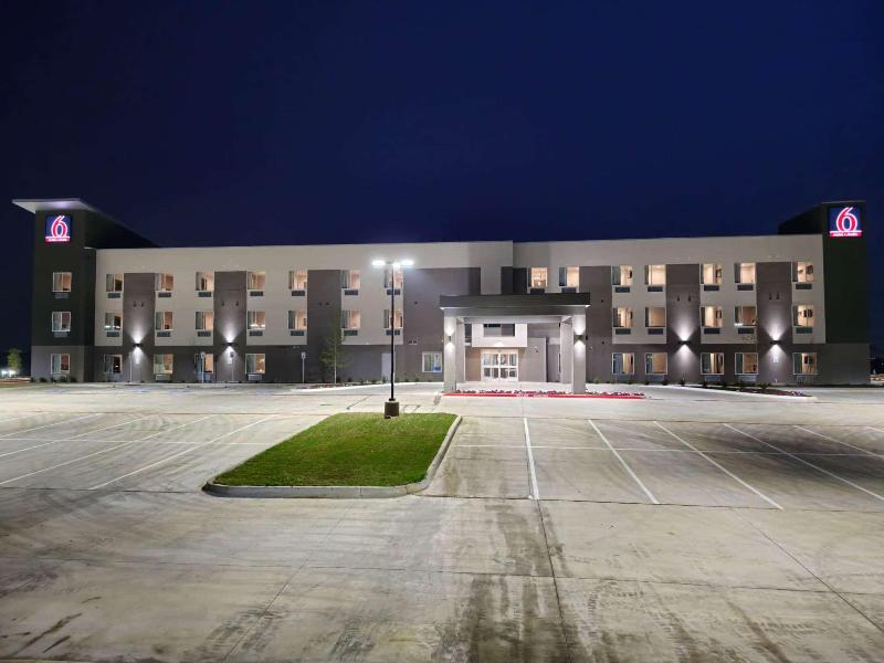 Motel 6 Fort Worth Tx Lake Worth image