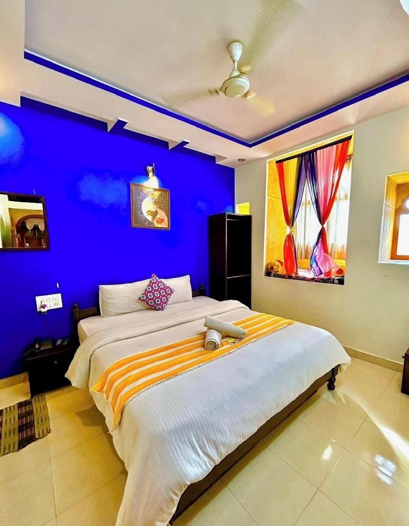 Golden Marigold Hotel image