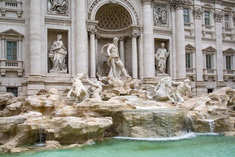 Lux Suites In Roma image