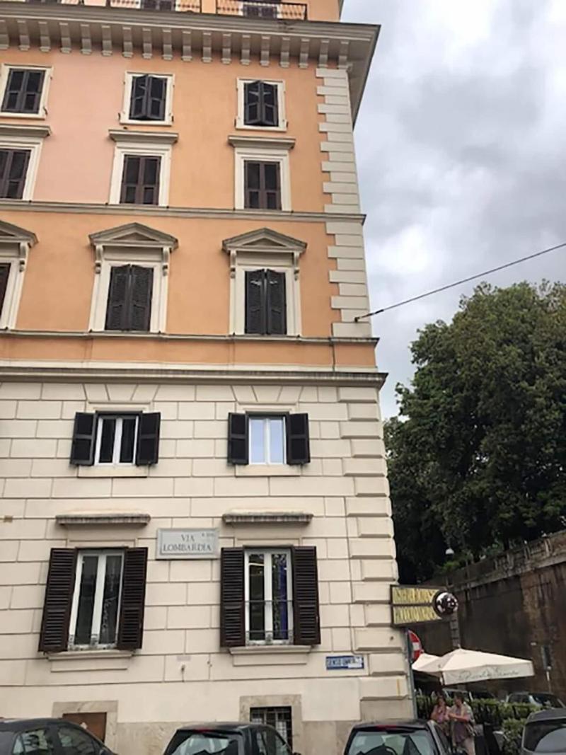 Lux Suites In Roma image