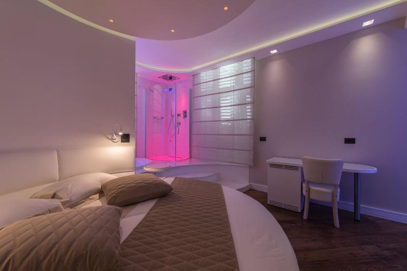 Lux Suites In Roma image