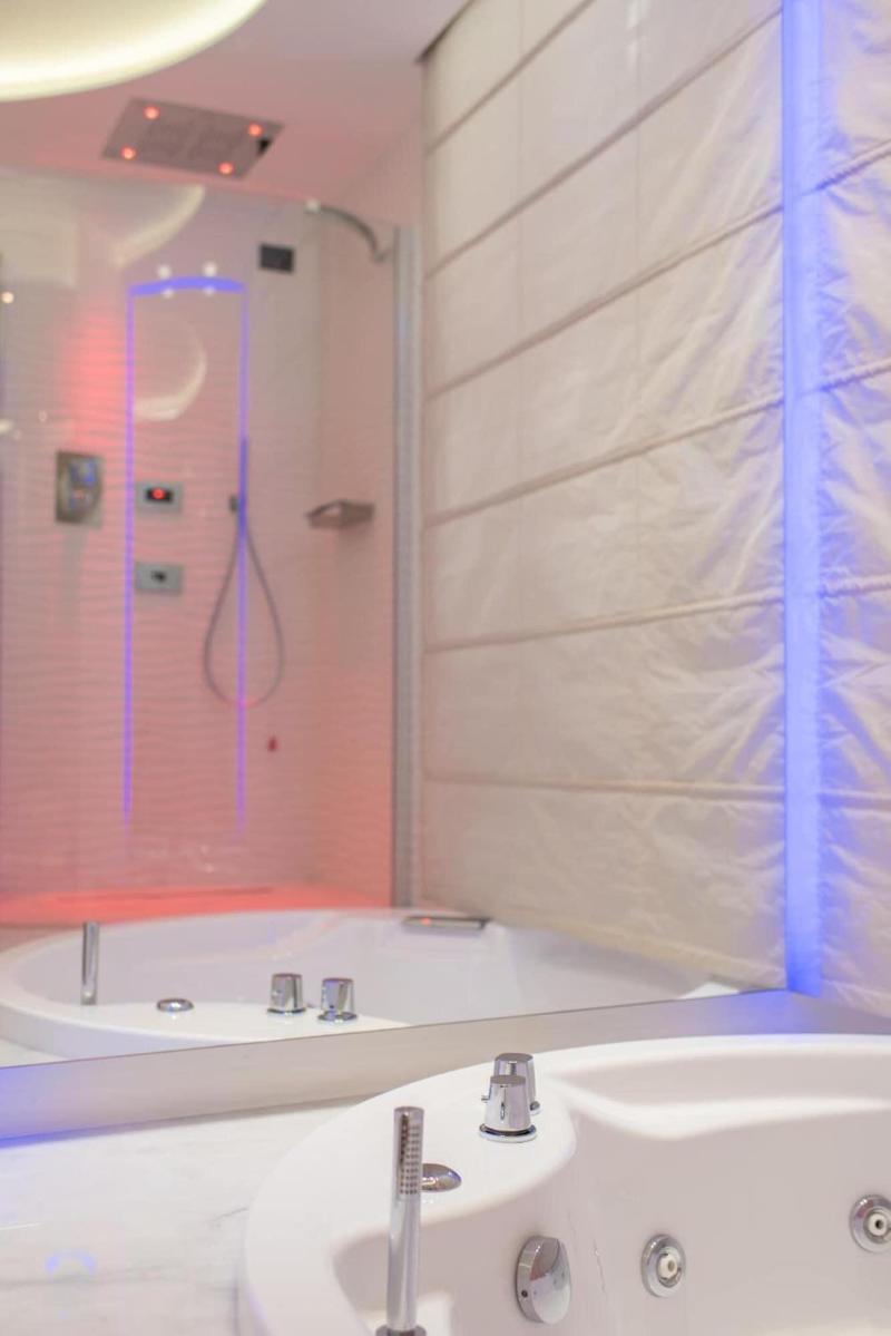 Lux Suites In Roma image