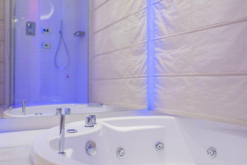 Lux Suites In Roma image